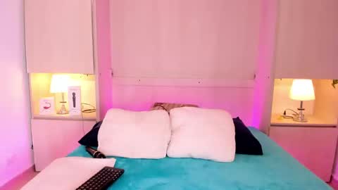 Emily online show from 01-09-25, 03:58