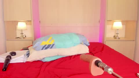 Emily online show from 09-27-25, 05:34