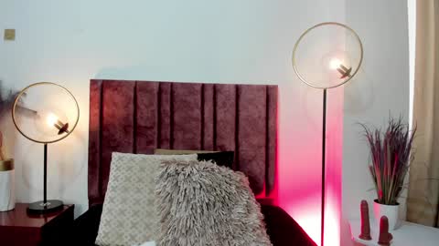 Emilyy Watson online show from 12-13-24, 11:45