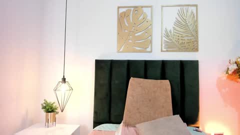 Emilyy Watson online show from 12-14-24, 12:12