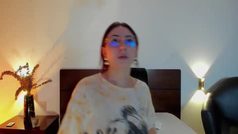 Emilyy Watson online show from 12-18-24, 11:34