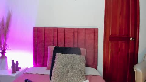 Emilyy Watson online show from 09-30-25, 12:37