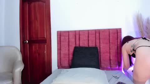 Emilyy Watson online show from 10-11-25, 11:47