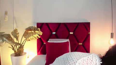 Emilyy Watson online show from 10-15-25, 10:21