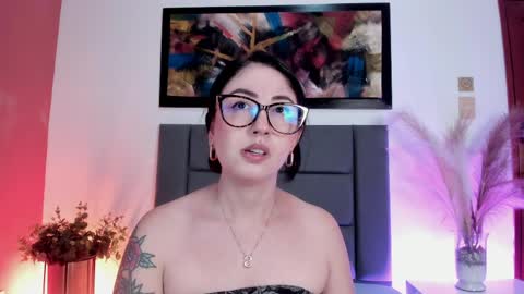 Snapshot of emilyywatson chatting on 04-09-26, 06:19 Emilyy Watson online show from 04-09-26, 06:19