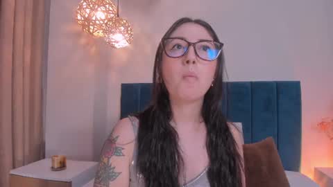Emilyy Watson online show from 06-17-26, 01:19