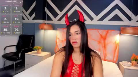 Snapshot of emilyzahar chatting on 10-10-25, 11:42 Emily online show from 10-10-25, 11:42