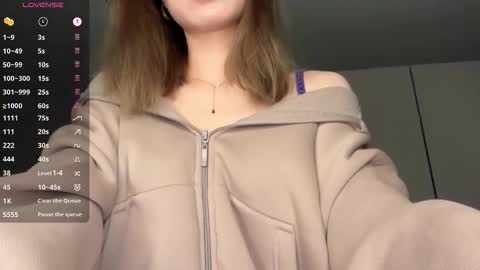 Nadya online show from 10-21-25, 12:22