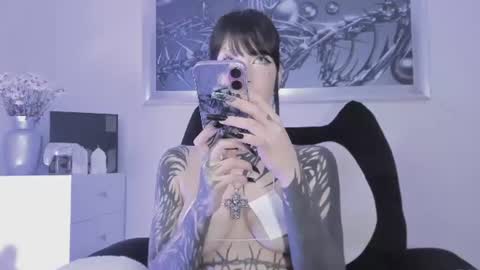 ELLE DANIELLE online show from 06-19-26, 05:01