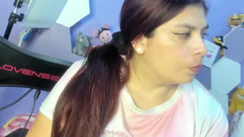emira199 online show from 01-04-25, 12:37