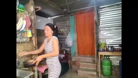 L i a    time online 7am - 1pm Gtm-5  online show from 02-18-26, 02:46