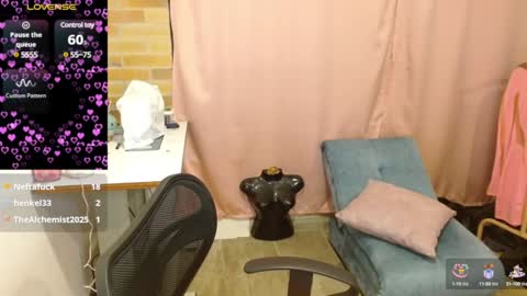 Snapshot of emitaa17228 chatting on 01-21-25, 10:51 emma online show from 01-21-25, 10:51