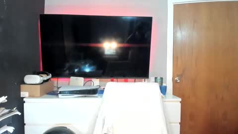 emliyjamesmjb online show from 12-05-24, 06:11