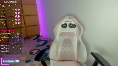 emma__js_ online show from 06-20-26, 03:04