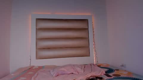 emma__js_ online show from 06-24-26, 04:28