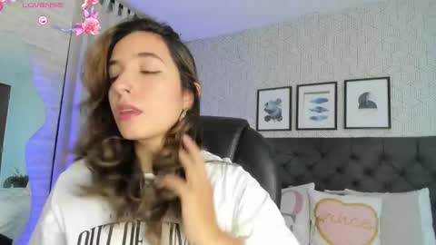 Emma online show from 02-18-25, 12:28