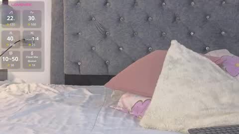 Snapshot of emma_blake__ chatting on 11-12-25, 05:19 Emma online show from 11-12-25, 05:19