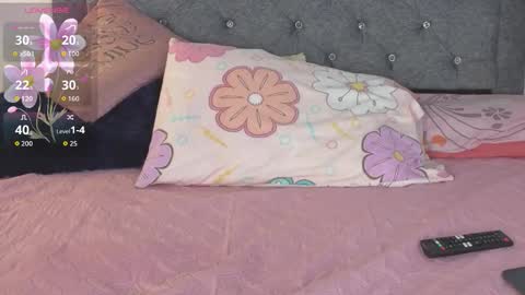 Snapshot of emma_blake__ chatting on 01-12-26, 01:55 Emma online show from 01-12-26, 01:55