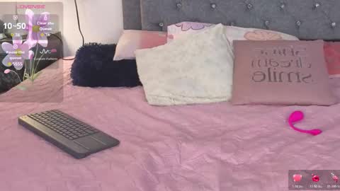 Snapshot of emma_blake__ chatting on 01-16-26, 12:09 Emma online show from 01-16-26, 12:09