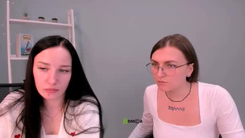 emma_blooom online show from 11-18-25, 03:27