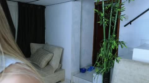 Emma Blue  modelo independiente online show from 04-06-26, 04:46