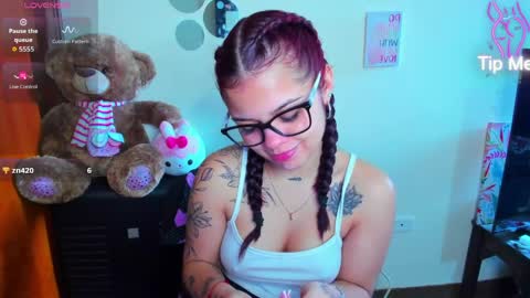 Snapshot of emma_boo_ chatting on 04-08-26, 05:35 emma_boo_ online show from 04-08-26, 05:35