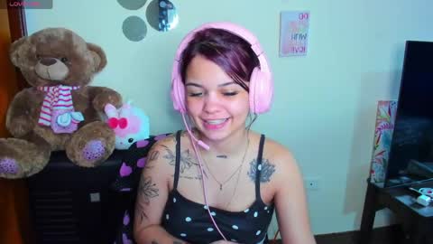 Snapshot of emma_boo_ chatting on 04-15-26, 07:58 emma_boo_ online show from 04-15-26, 07:58