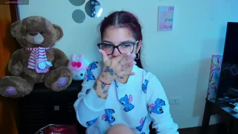 Snapshot of emma_boo_ chatting on 04-20-26, 03:37 emma_boo_ online show from 04-20-26, 03:37