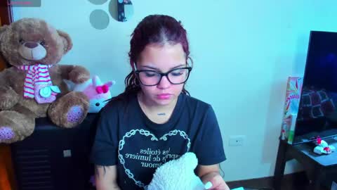 Snapshot of emma_boo_ chatting on 04-24-26, 03:36 emma_boo_ online show from 04-24-26, 03:36