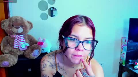 Snapshot of emma_boo_ chatting on 04-28-26, 03:28 emma_boo_ online show from 04-28-26, 03:28