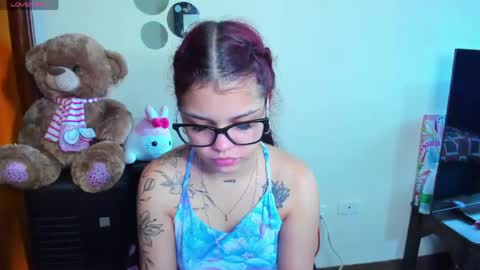 Snapshot of emma_boo_ chatting on 05-02-26, 01:38 emma_boo_ online show from 05-02-26, 01:38
