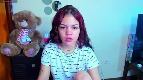 Snapshot of emma_boo_ chatting on 05-10-26, 01:27 emma_boo_ online show from 05-10-26, 01:27