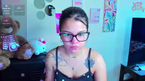 emma_boo_ online show from 06-15-26, 02:52