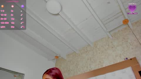 Snapshot of emma_brownn07 chatting on 09-17-25, 08:05 Emma online show from 09-17-25, 08:05