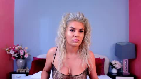 Snapshot of emma_clairex chatting on 06-23-26, 04:21 Emma online show from 06-23-26, 04:21