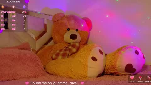 Snapshot of emma_clive chatting on 10-27-25, 02:04 Emma online show from 10-27-25, 02:04