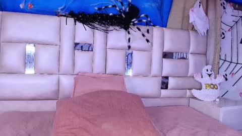 Emma online show from 10-22-25, 03:07