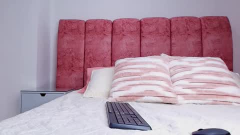 Emma online show from 11-11-25, 03:06