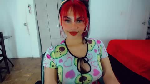 Snapshot of emma_diva chatting on 05-15-26, 08:05 emma online show from 05-15-26, 08:05