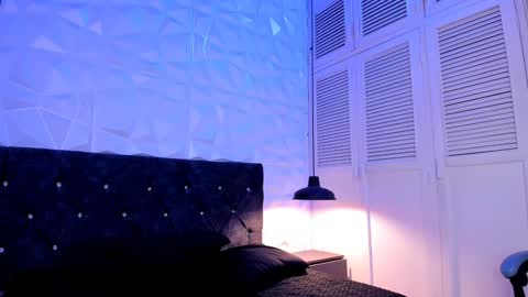 emma_dl2 online show from 12-11-24, 05:59