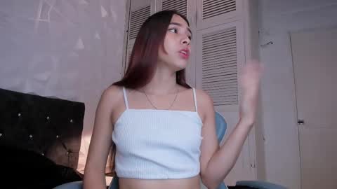 emma_dl2 online show from 03-01-25, 05:16