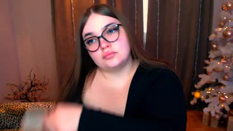 Snapshot of emma_dorn chatting on 12-11-24, 06:58 Eva online show from 12-11-24, 06:58
