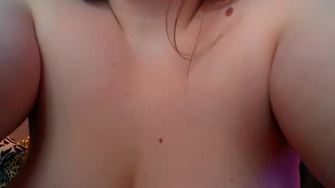 Snapshot of emma_dorn chatting on 12-14-24, 11:39 Eva online show from 12-14-24, 11:39