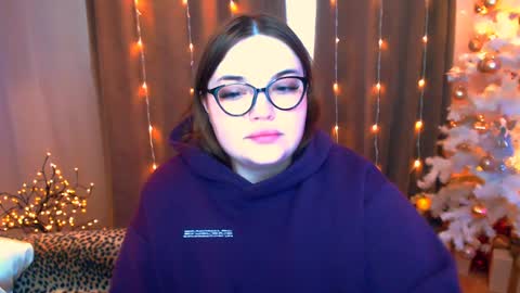 Snapshot of emma_dorn chatting on 12-15-24, 08:30 Eva online show from 12-15-24, 08:30