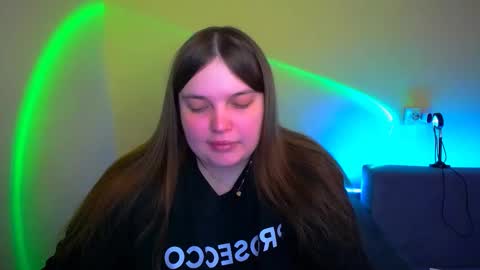 Snapshot of emma_dorn chatting on 09-24-25, 10:51 Eva online show from 09-24-25, 10:51