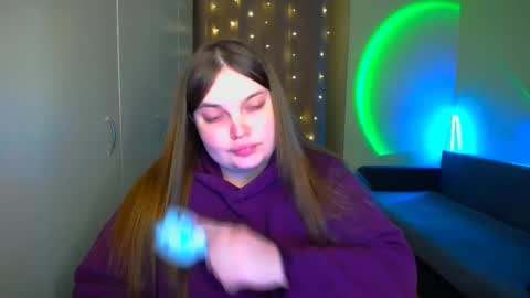 Snapshot of emma_dorn chatting on 10-14-25, 05:58 Eva online show from 10-14-25, 05:58