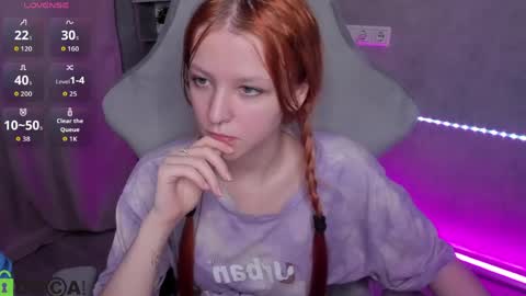 Snapshot of emma_dusk chatting on 05-15-26, 11:34 Emma online show from 05-15-26, 11:34
