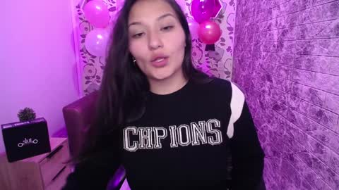 Snapshot of emma_garciaa_ chatting on 01-31-25, 09:48 emma online show from 01-31-25, 09:48