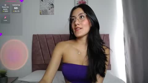 Snapshot of emma_glowof chatting on 11-17-25, 04:57 Emma Glow online show from 11-17-25, 04:57