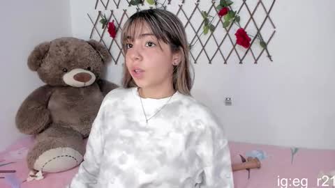 Snapshot of emma_grayys chatting on 10-10-25, 04:11 emma_grayys online show from 10-10-25, 04:11